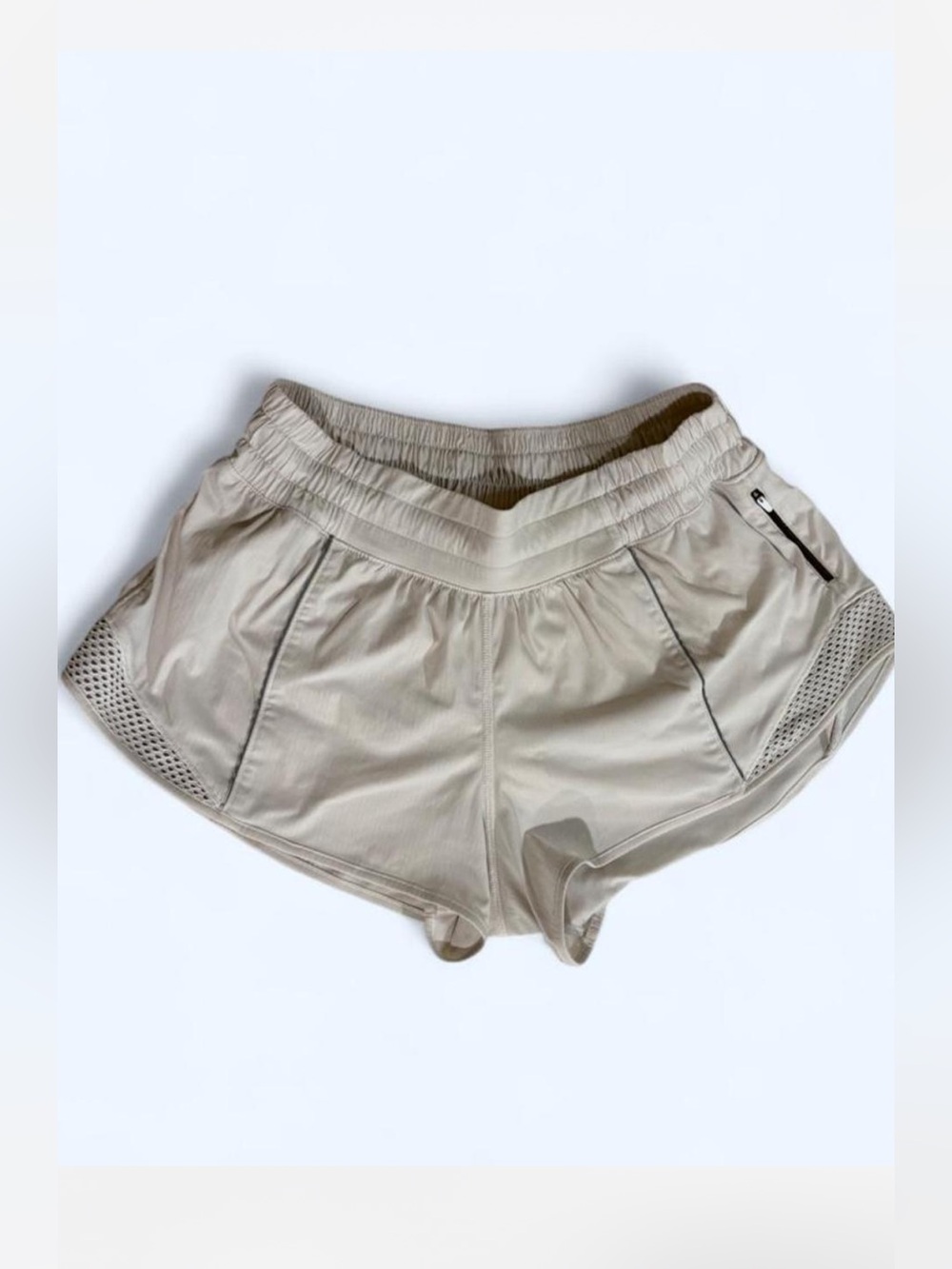 Lululemon Hotty Hot
Short (Reflective) *2.5"
